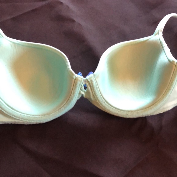 Victoria secrets bra 36B - Picture 6 of 7